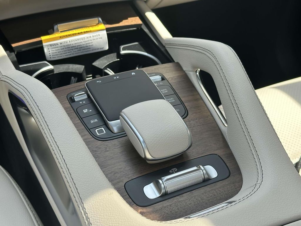 Thumbnail: 2025 Mercedes-Benz GLS - 20