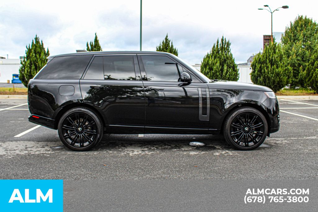 Used 2024 Black Land Rover SE image 9