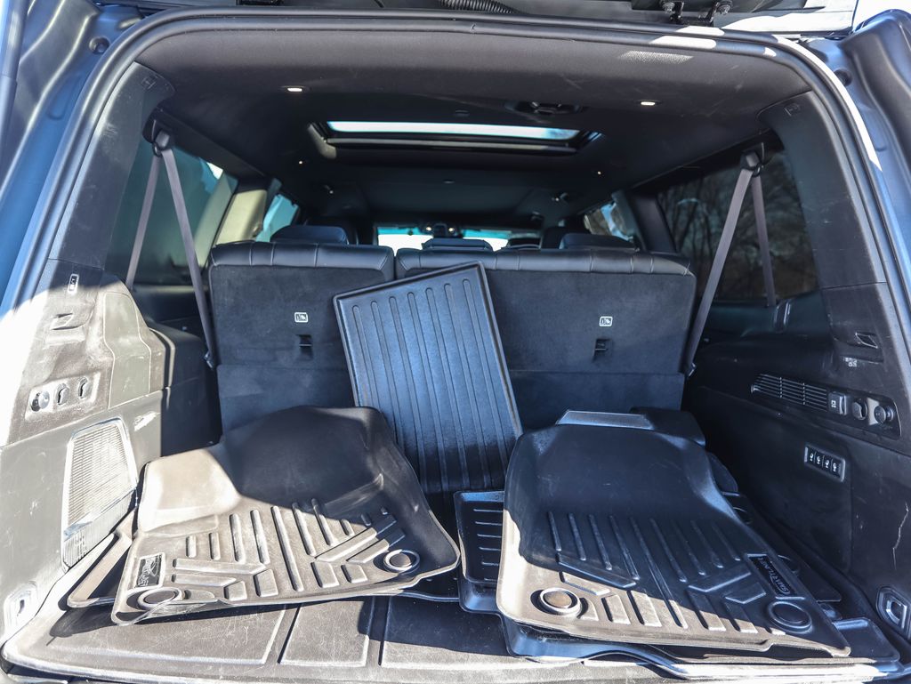 Thumbnail: 2023 Jeep Wagoneer - 27