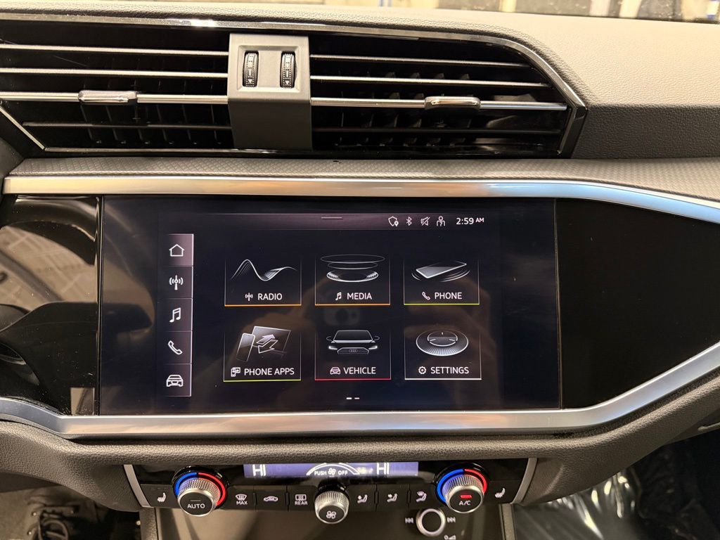 Thumbnail: 2022 Audi Q3 - 16