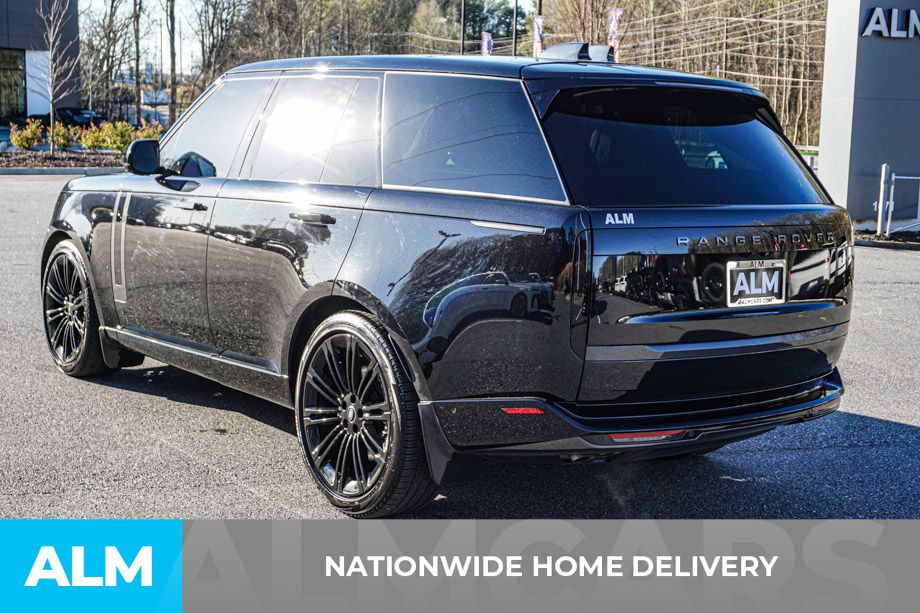 Used 2025 Black Land Rover SE image 4