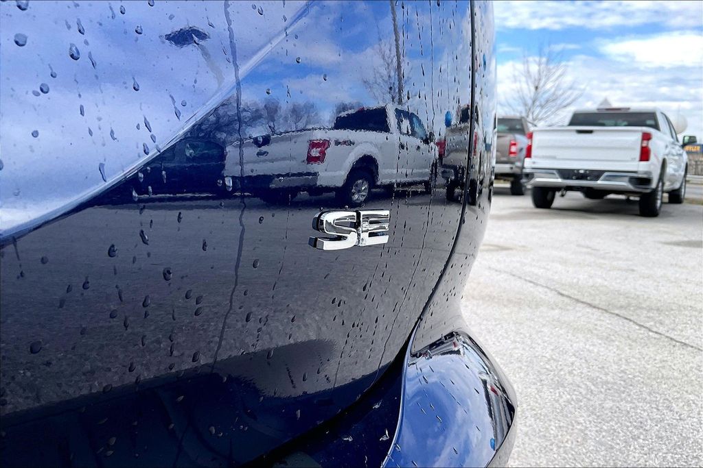 New 2026 Blue Mitsubishi SE image 10