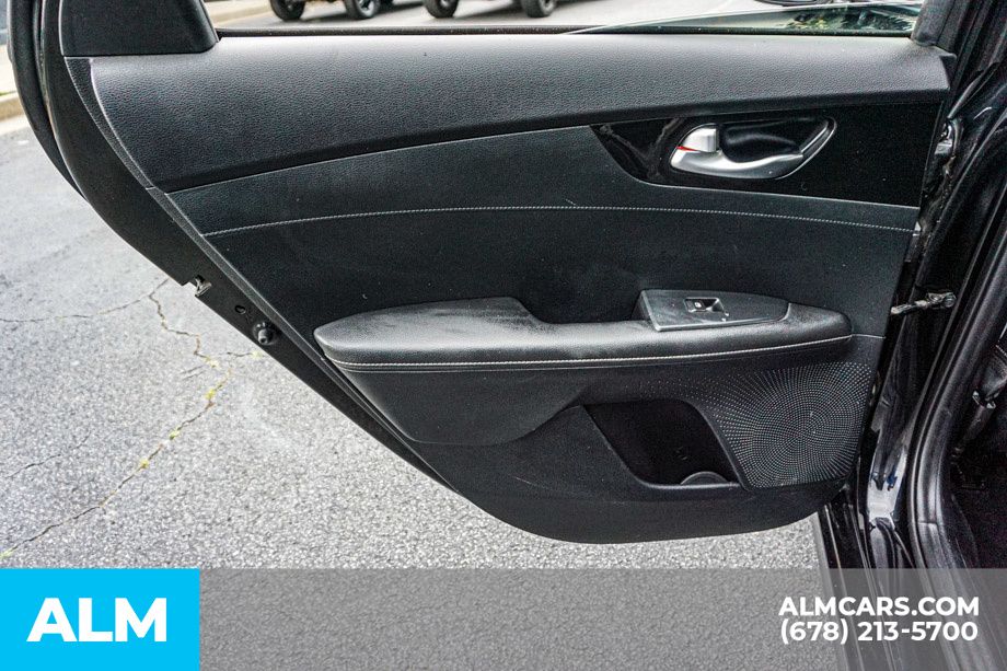 Used 2019 Black Kia EX image 50