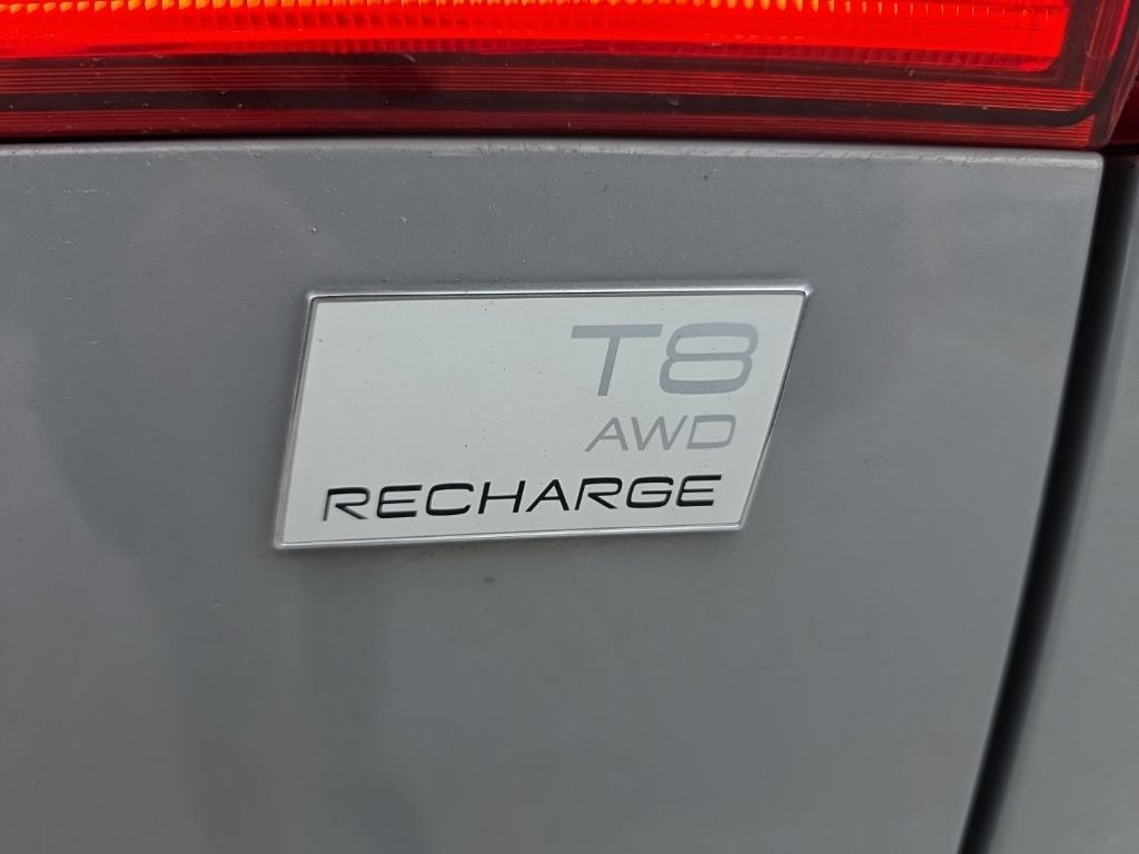 Used 2024 Gray Volvo T8 Plus Dark Theme image 22