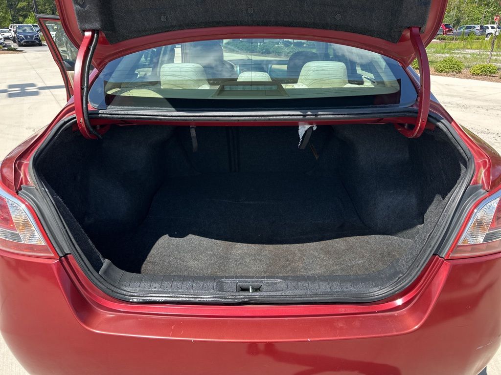 2013 Cayenne Red Metallic Nissan Altima 2.5 S FWD Sedan