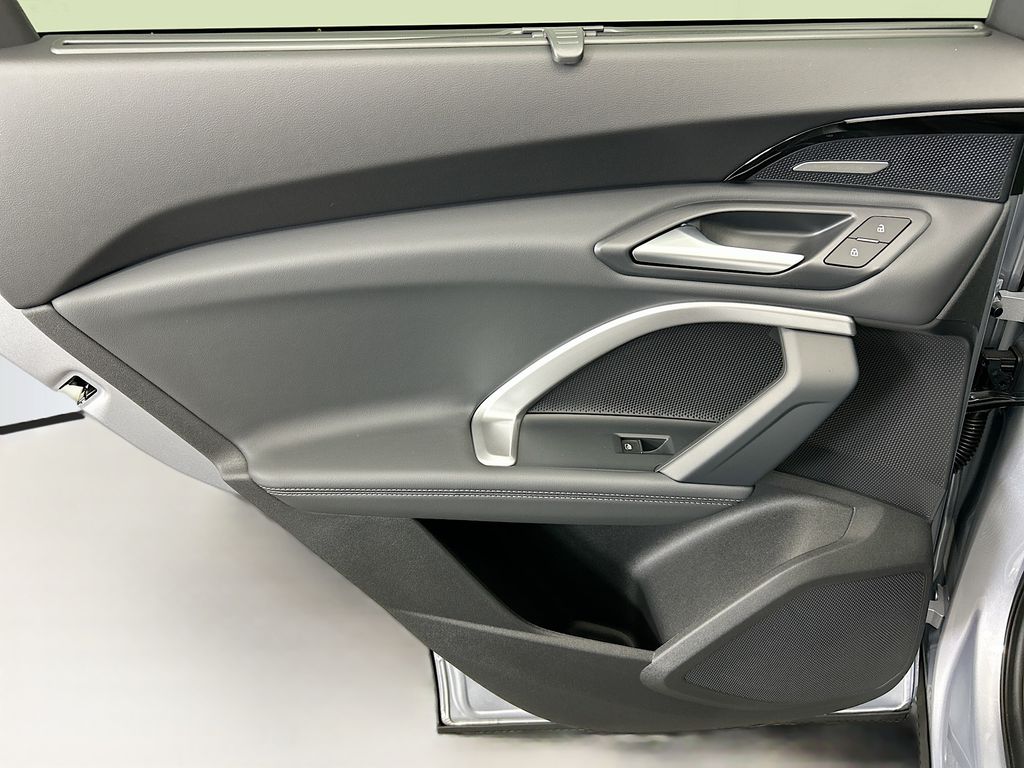 Thumbnail: 2025 Audi Q5 - 26