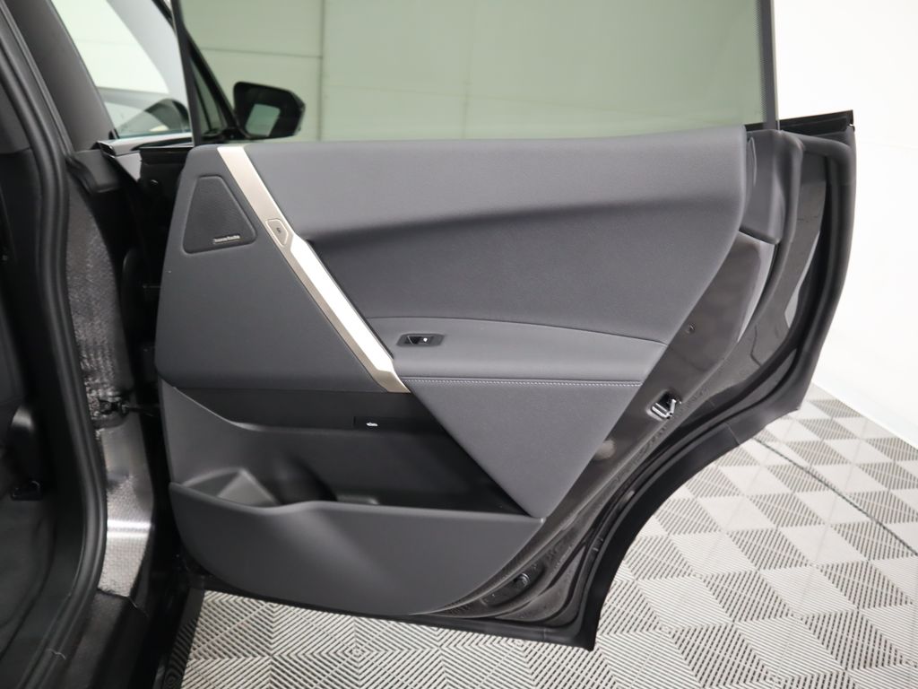 2025 BMW iX xDrive50 28