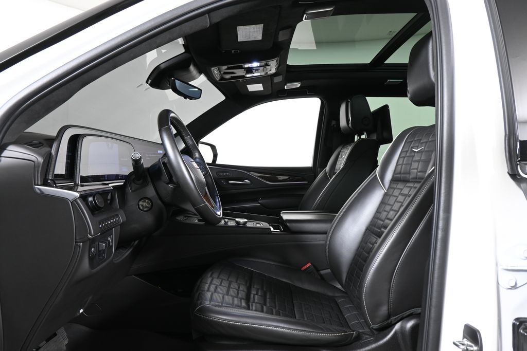 Thumbnail: 2023 Cadillac Escalade - 3