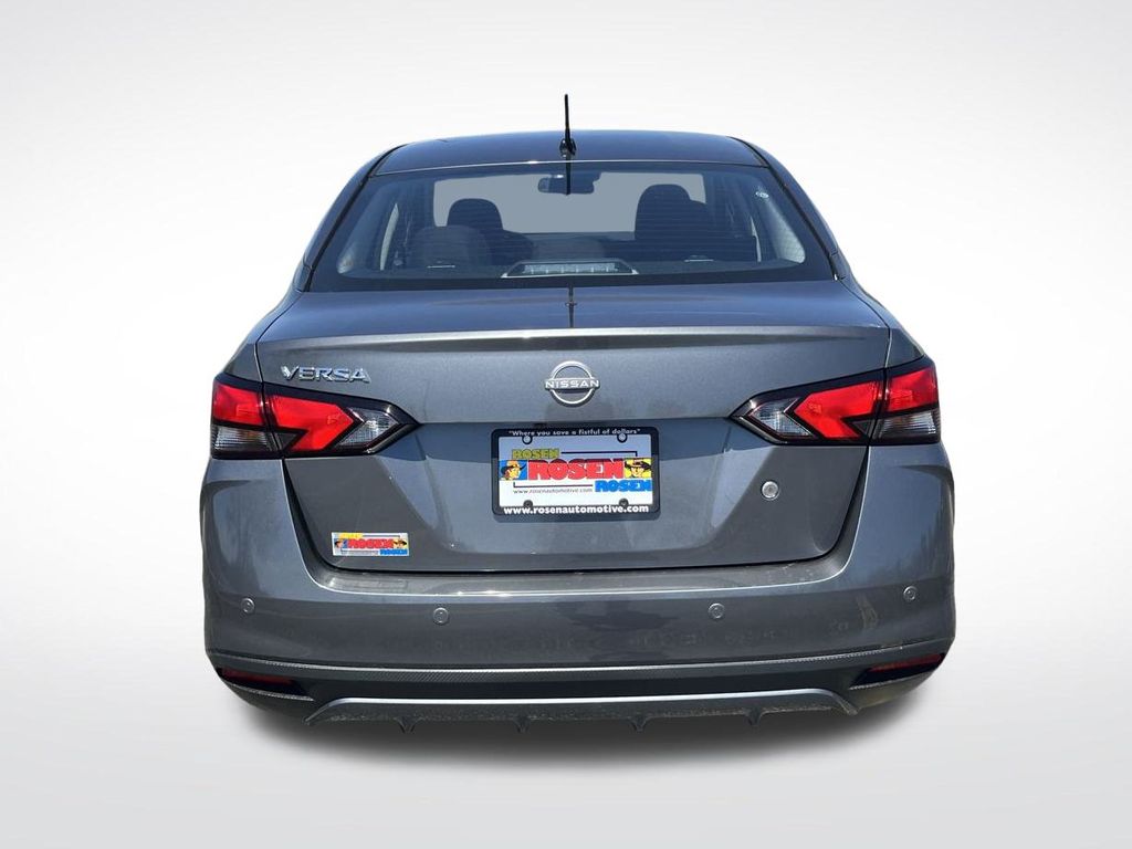 2025 Nissan Versa 1.6 S photo