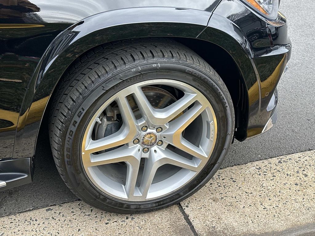 Thumbnail: 2013 Mercedes-Benz GL-Class - 17