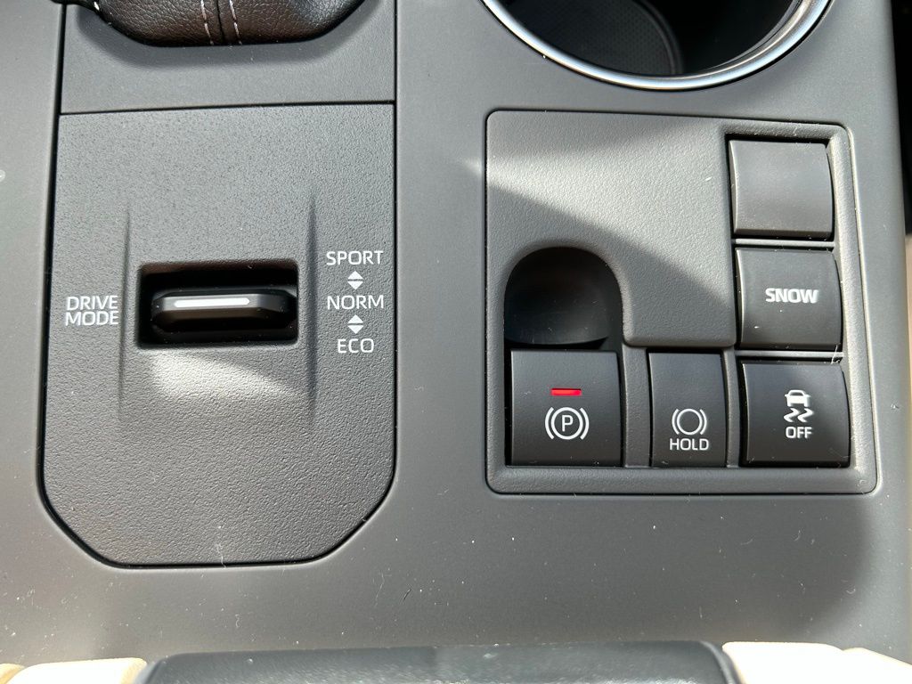 Thumbnail: 2025 Toyota Highlander - 29