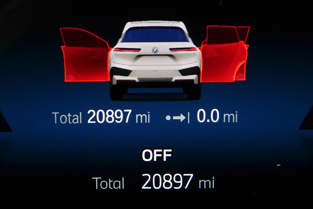 Thumbnail: 2023 BMW iX - 31