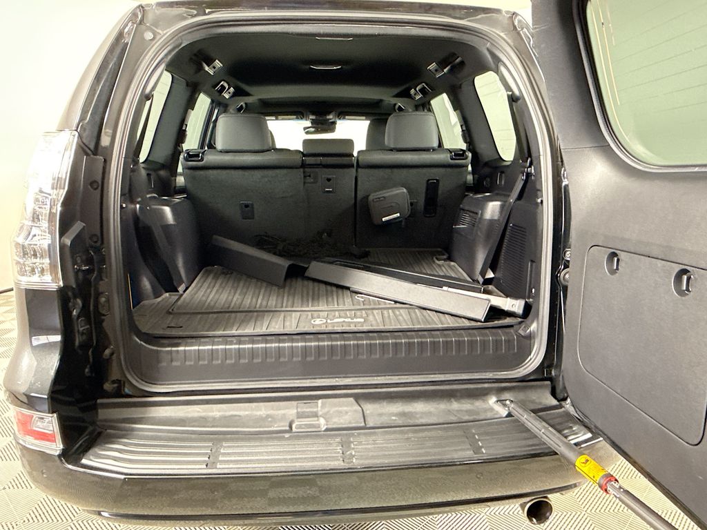 2022 Lexus GX 460 27