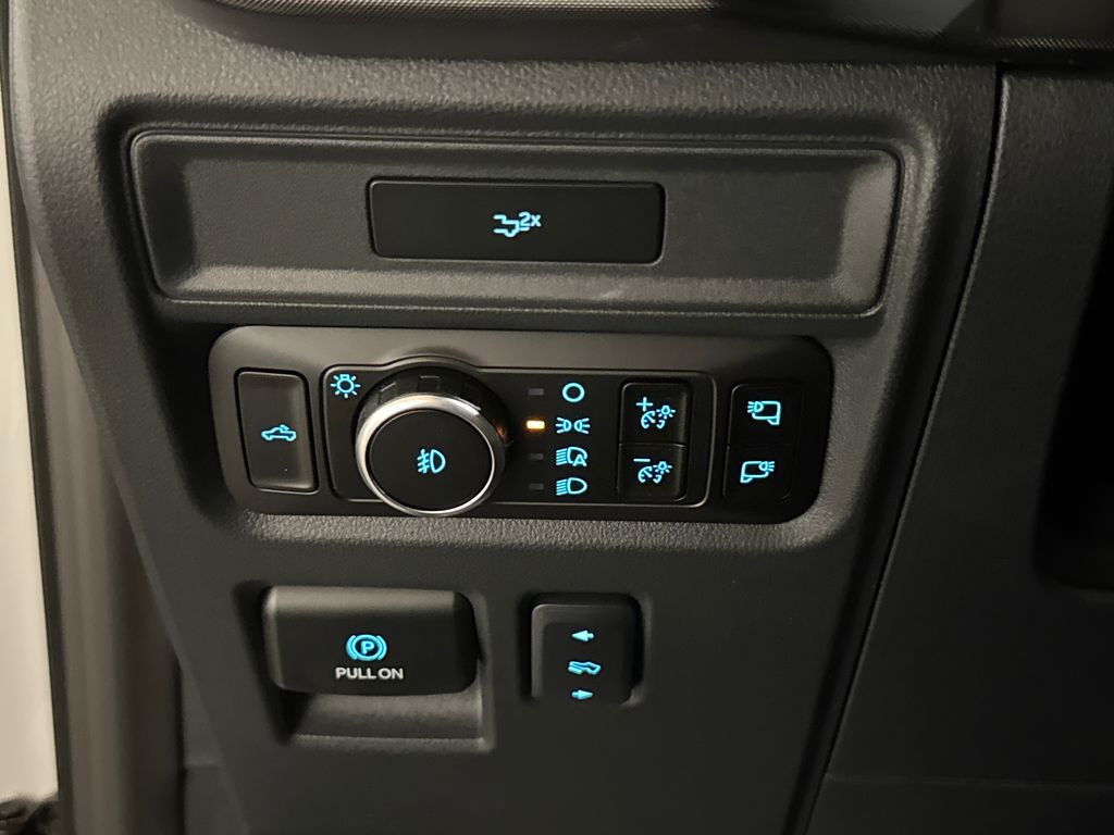 New 2026 White Ford Tremor image 32
