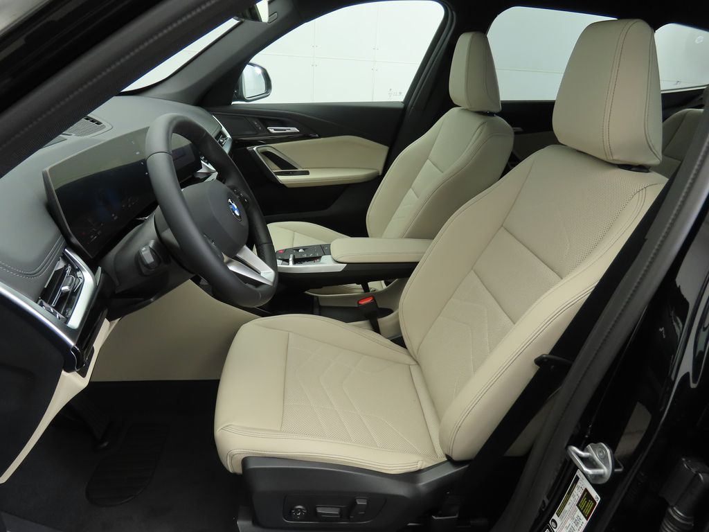 Thumbnail: 2025 BMW X1 - 19