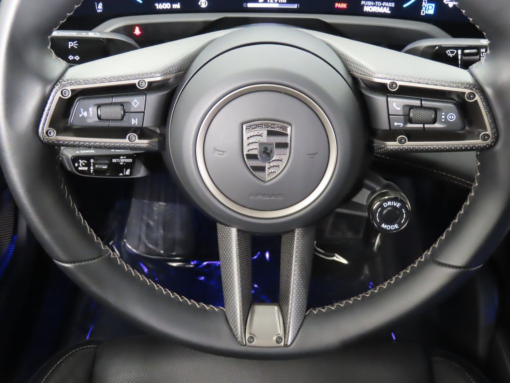 Thumbnail: 2025 Porsche Taycan - 17