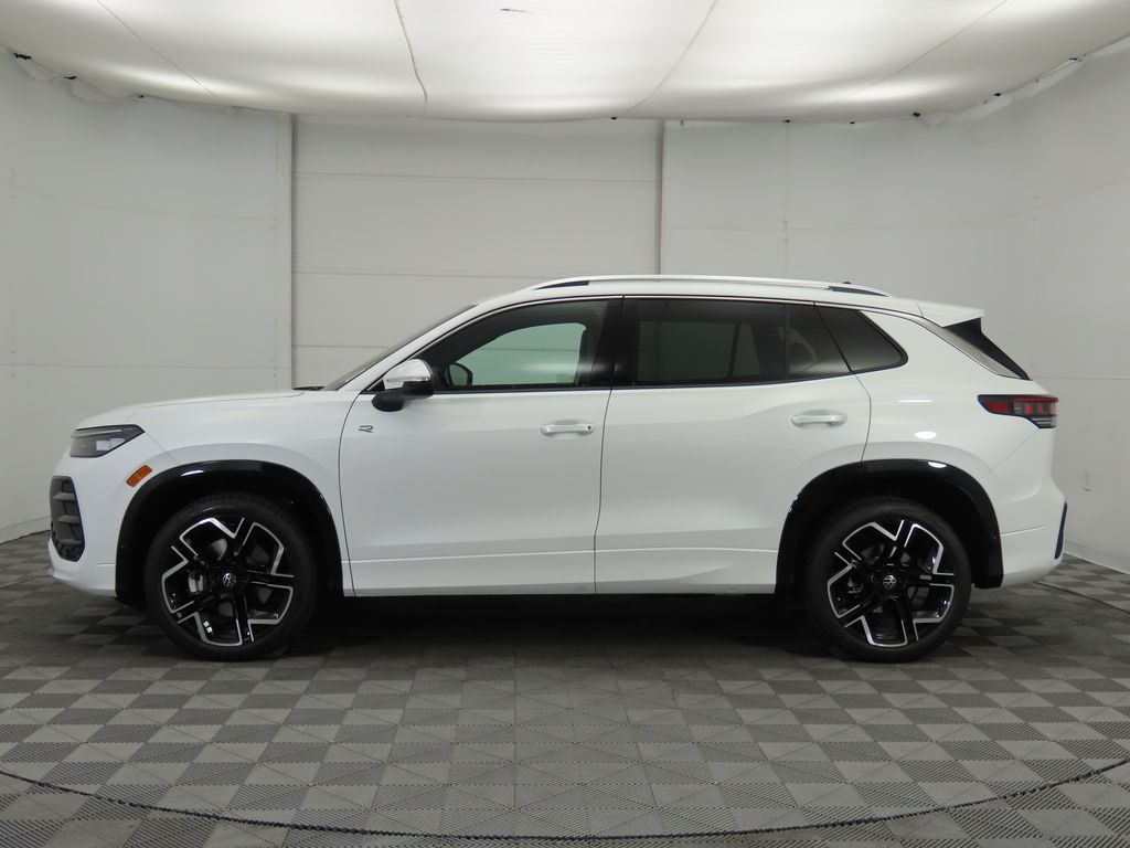 2025 Volkswagen Tiguan SE R-Line 9