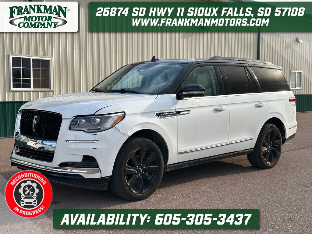 White Metallic 2024 Lincoln Navigator Black Label 4WD SUV / Crossover Four-Wheel Drive Automatic