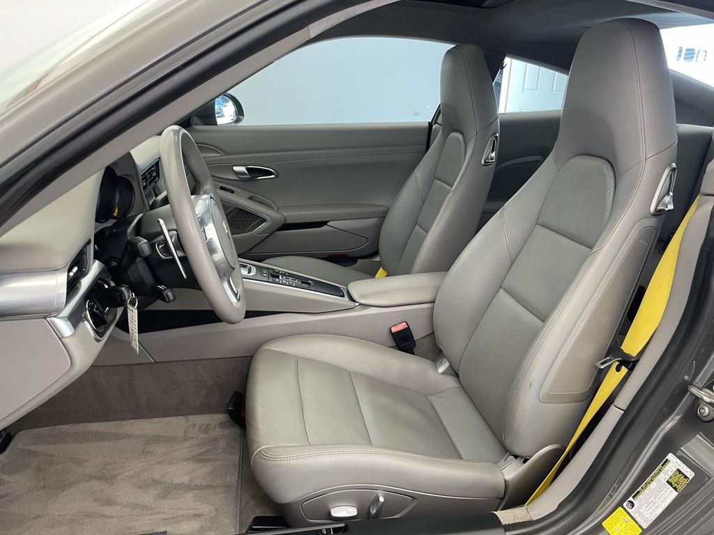 2013 Porsche 911 Carrera - 4
