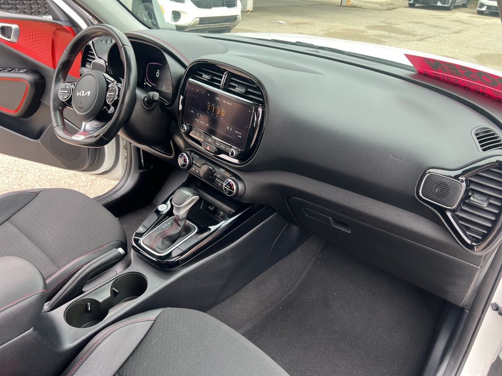 2023 Kia Soul GT-Line photo