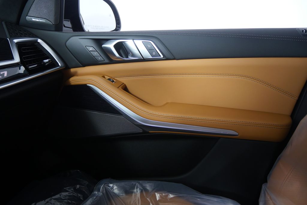 2026 BMW X7 xDrive40i 24