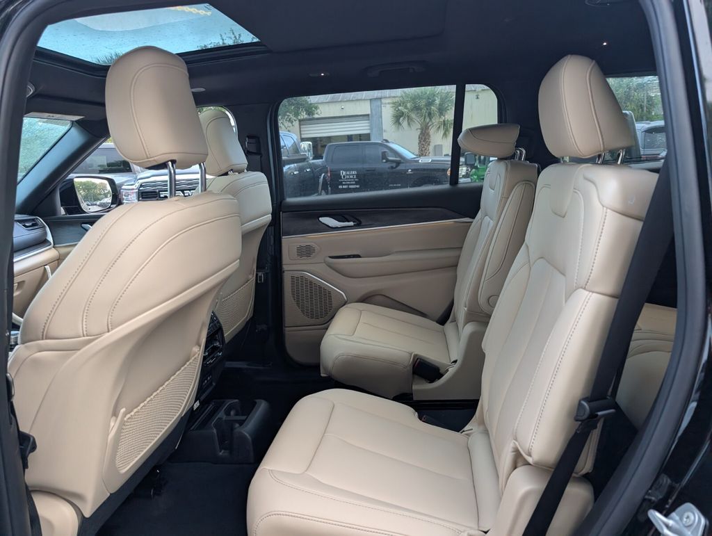 new 2026 Jeep Grand Cherokee L car, priced at $46,725