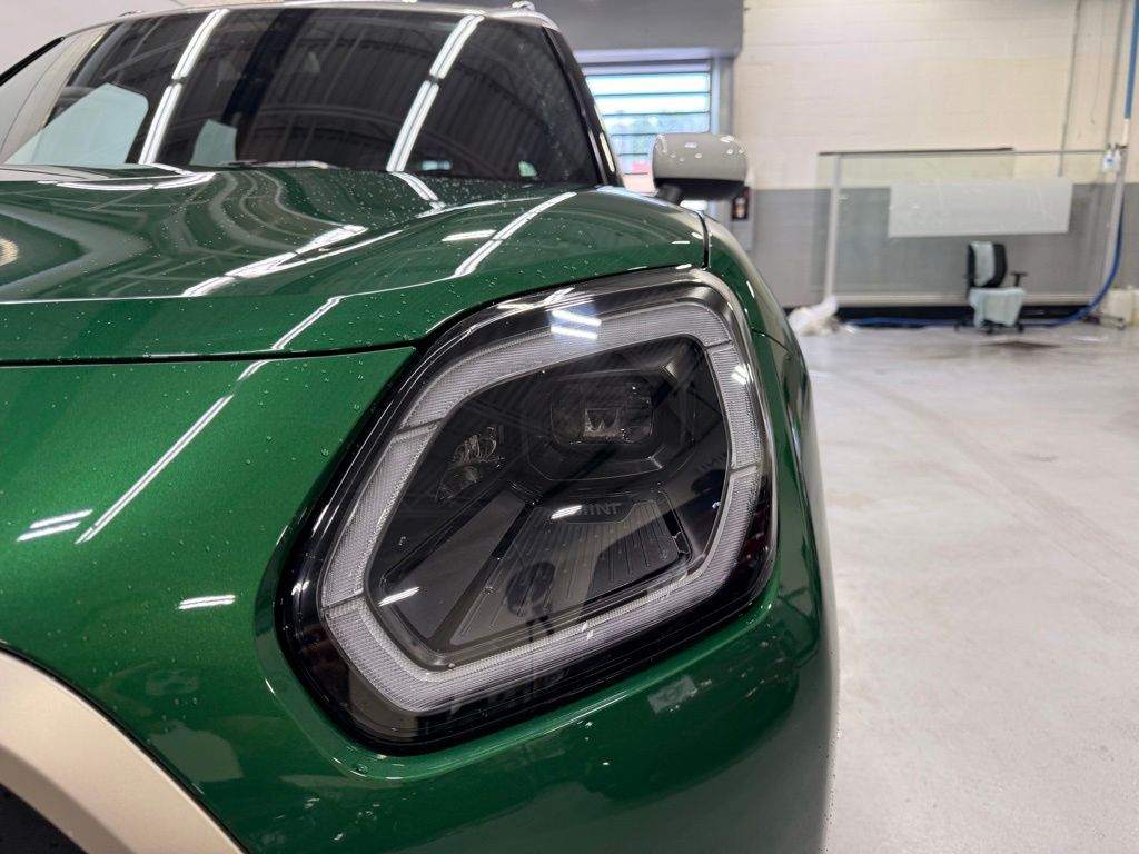 Thumbnail: 2027 MINI Cooper Countryman - 9