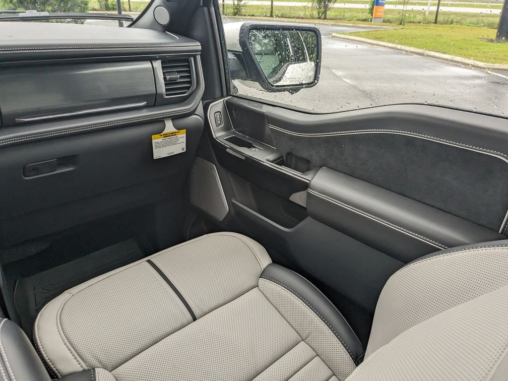 2025 Ford F-150 Lightning Platinum