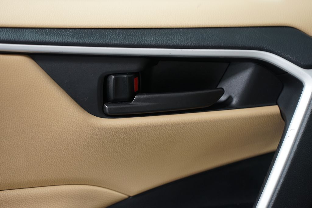 Thumbnail: 2025 Toyota RAV4 - 30