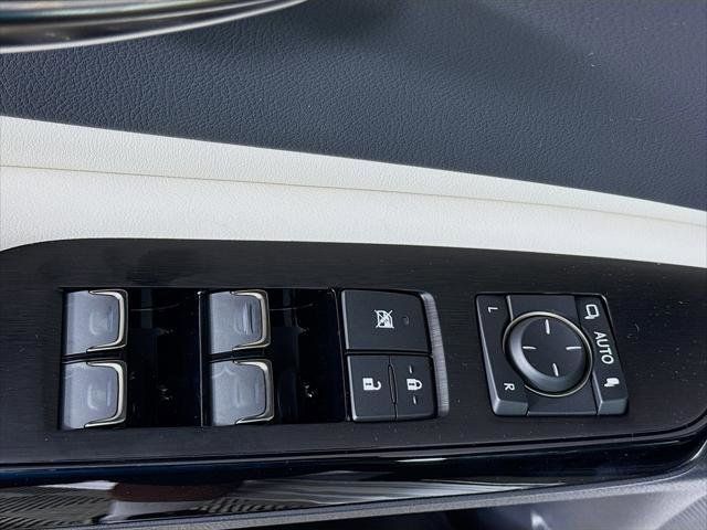 Thumbnail: 2025 Lexus ES - 20