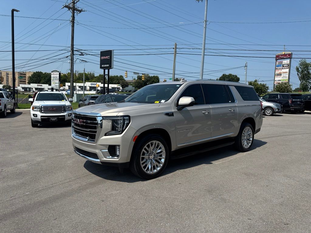 Used 2023 Beige GMC SLT image 3