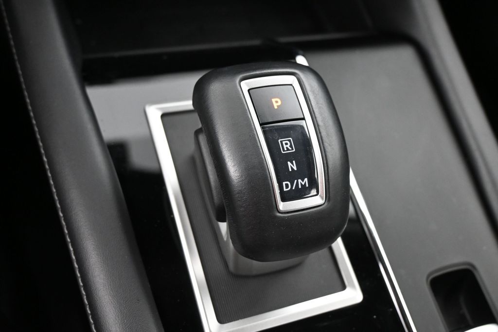 Used 2024 Red Mitsubishi SE Black Edition image 21