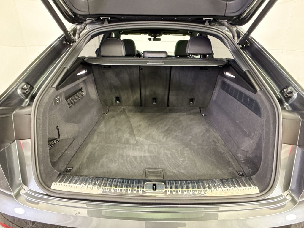 Thumbnail: 2025 Audi Q8 - 27