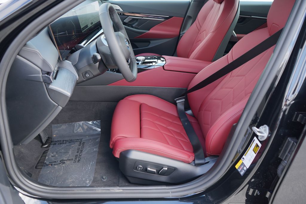 Thumbnail: 2026 BMW i5 - 11