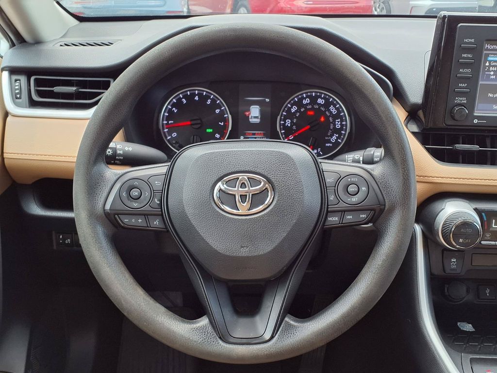 2022 Toyota RAV4 XLE - Photo 29