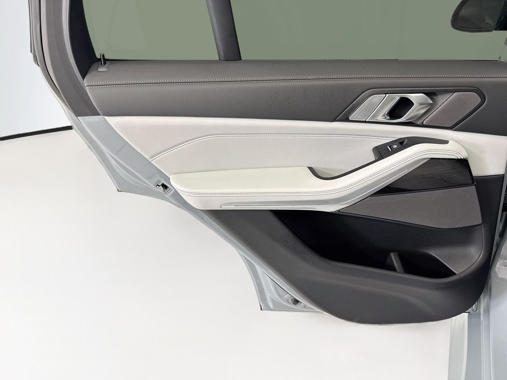 Thumbnail: 2024 BMW X5 - 25