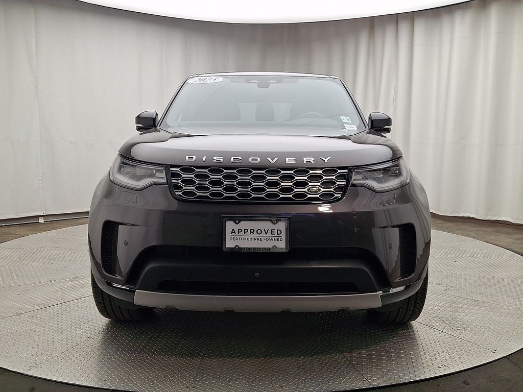 Thumbnail: 2025 Land Rover Discovery - 2