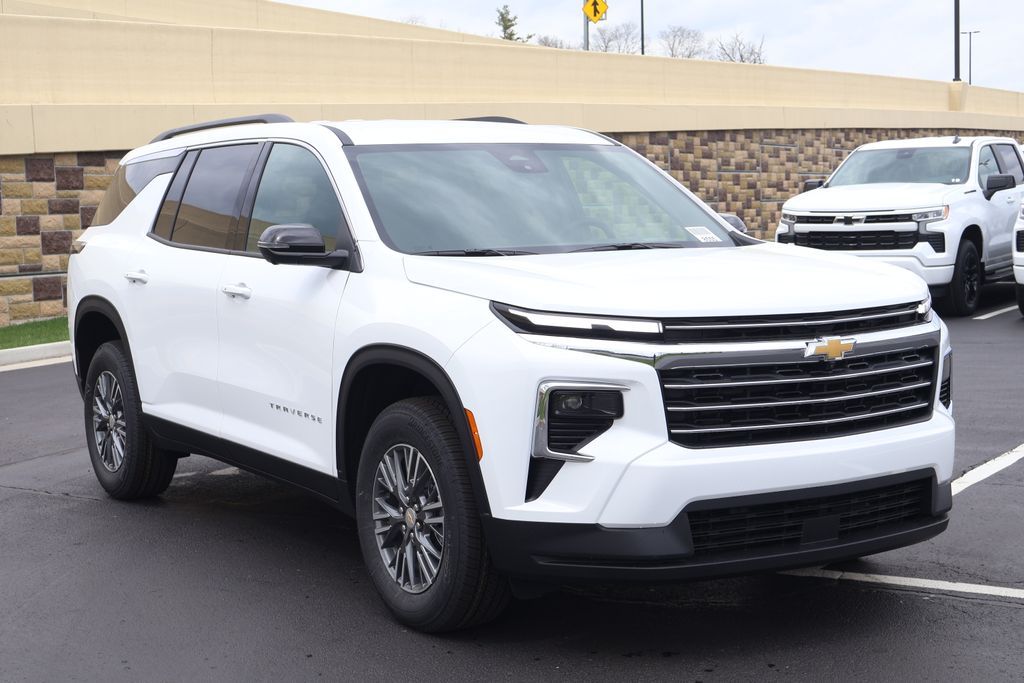Thumbnail: 2026 Chevrolet Traverse - 10
