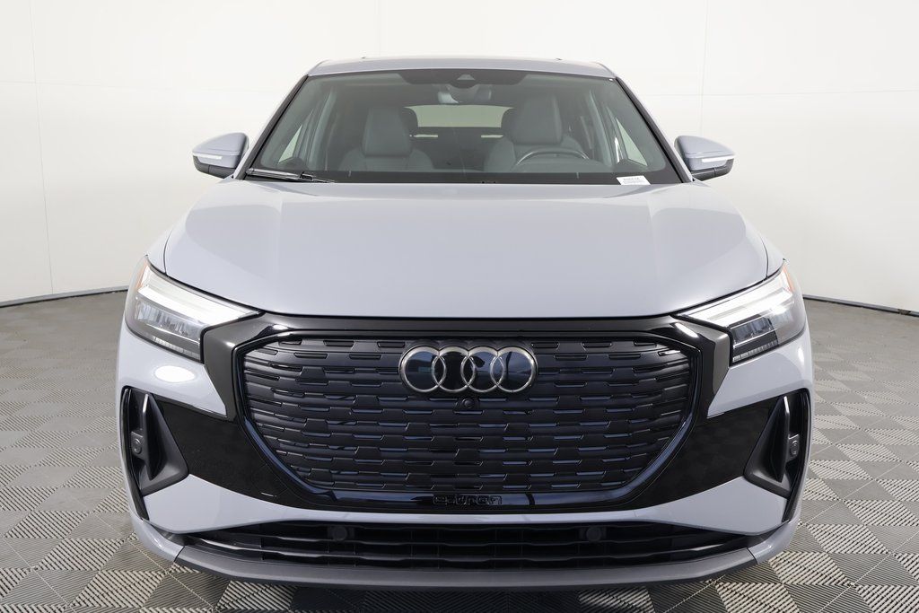 Thumbnail: 2023 Audi Q4 e-tron - 2