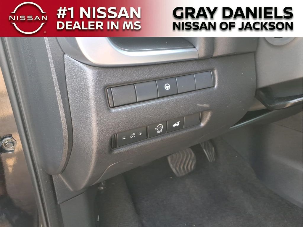 Used 2025 Nissan Rogue SUV