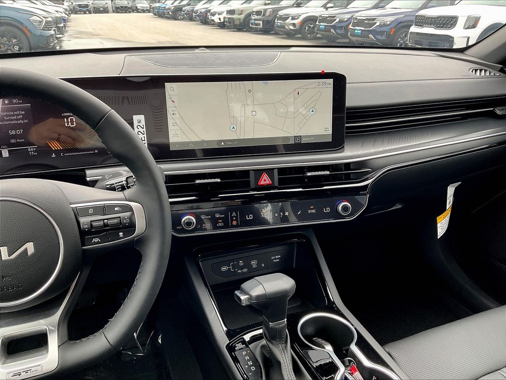 2026 Kia K5 — photo 12