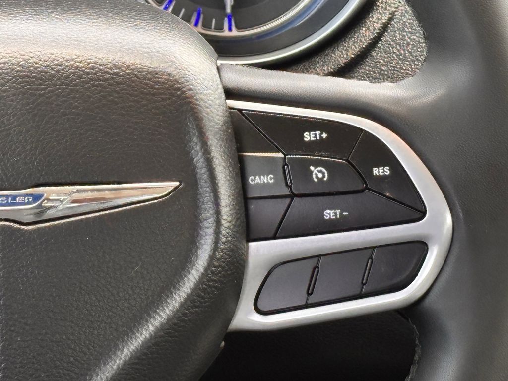 Used Car 2023 Chrysler 300  Touring For Sale Under $30,000 In Corsicana, Texas