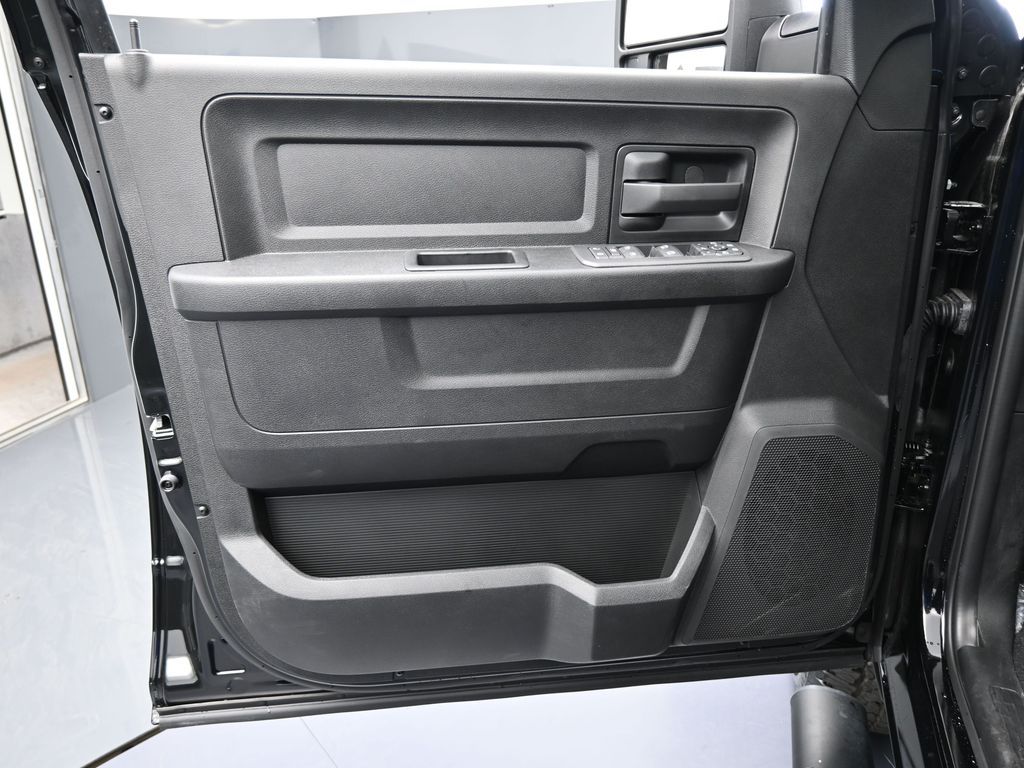 New 2026 Diamond Black Crystal Pearlcoat Ram Tradesman image 12