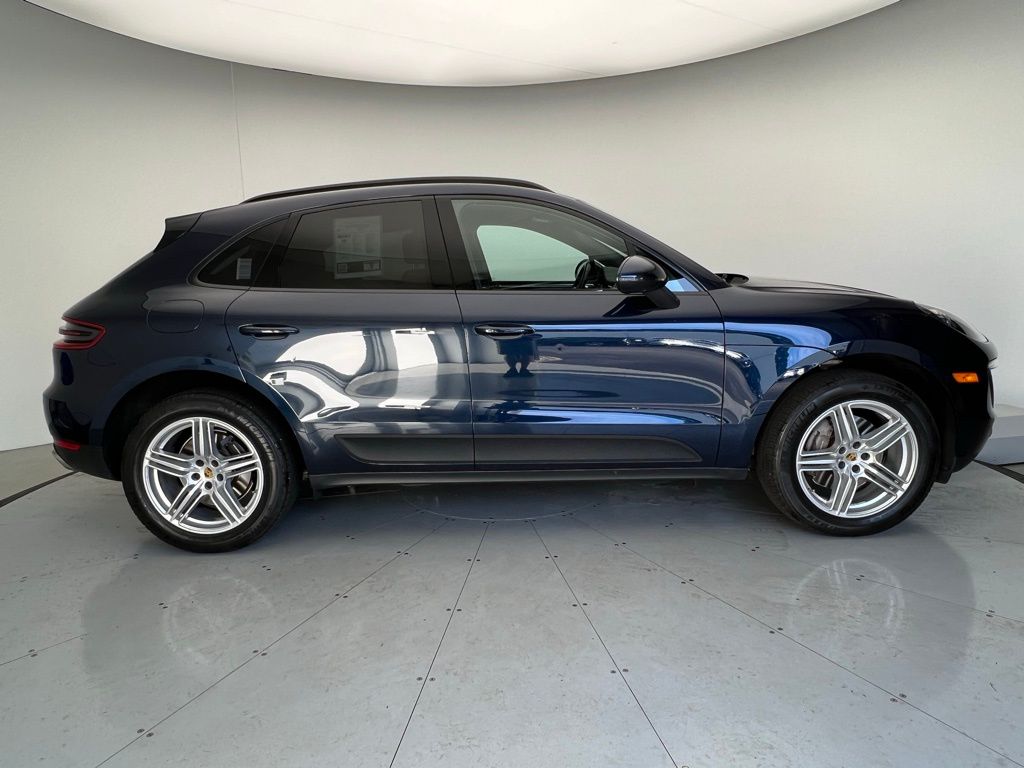 Thumbnail: 2017 Porsche Macan - 23