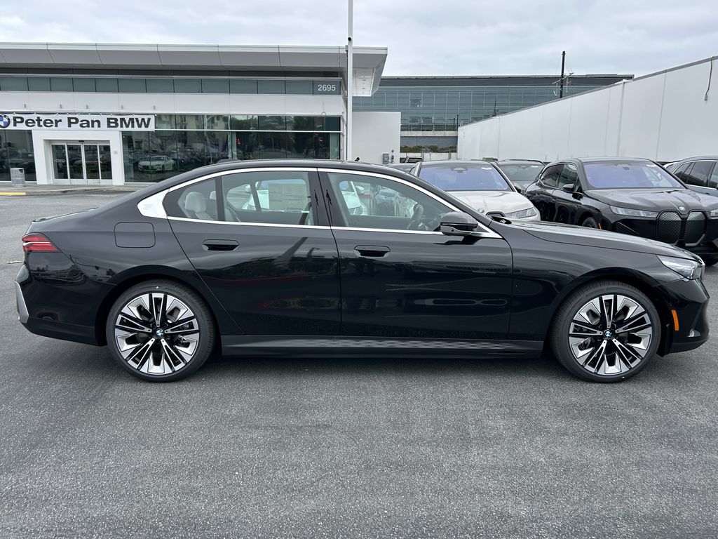 Thumbnail: 2026 BMW i5 - 6