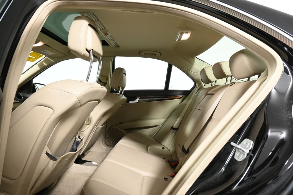 Thumbnail: 2014 Mercedes-Benz C-Class - 7