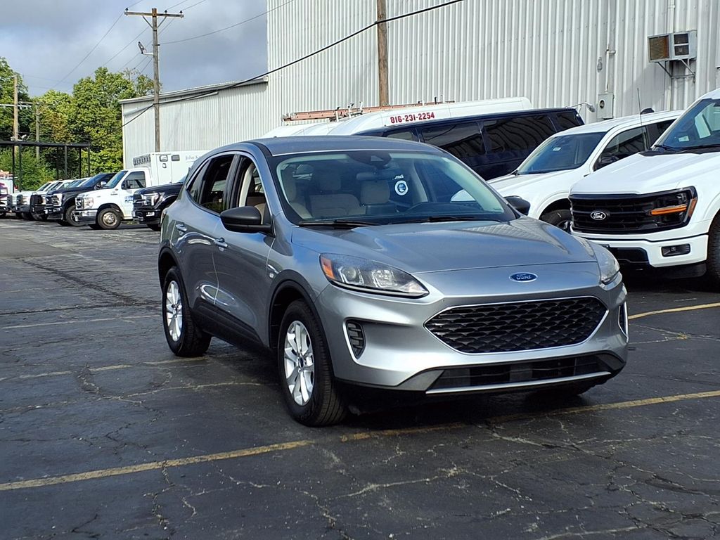 2022 Ford Escape Hybrid SE