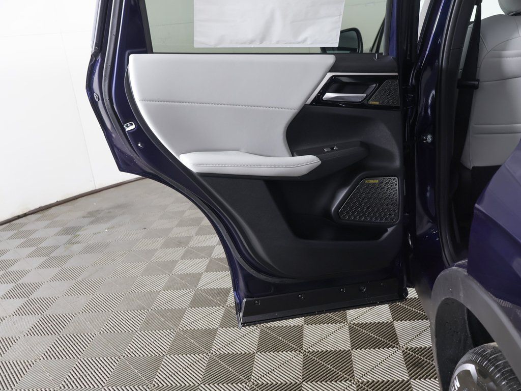 New 2026 Blue Mitsubishi SE image 27