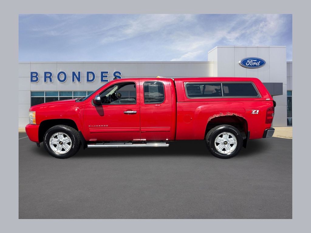 Victory Red 2011 Chevrolet Silverado 1500 Pickup Truck Four-Wheel Drive 6-Speed Automatic