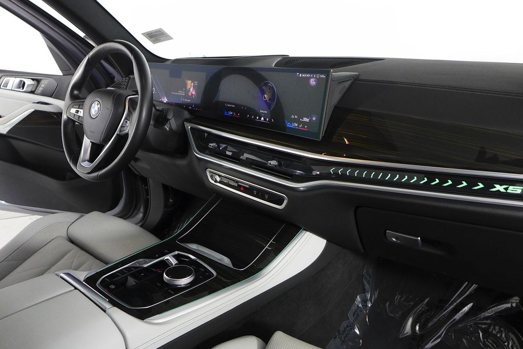 Thumbnail: 2024 BMW X5 - 13